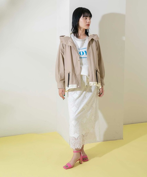 Eimee Law(エイミーロウ)の「バックフリルマウンテンパーカー(マウンテンパーカー・レディース・ダークベージュ/ネイビー・38)」の8枚目の写真