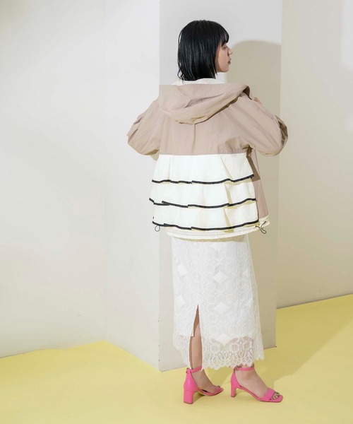 Eimee Law(エイミーロウ)の「バックフリルマウンテンパーカー(マウンテンパーカー・レディース・ダークベージュ/ネイビー・38)」の10枚目の写真