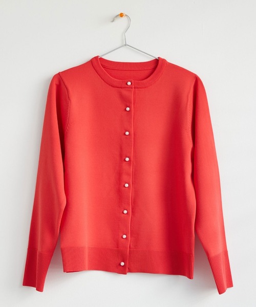 Doux archives（ドゥアルシーヴ）の「パール釦ニットカーディガン（カーディガン/ボレロ・レディース・ネイビー/コーラルピンク/ホワイト×ブラック・FREE）」の3枚目の写真