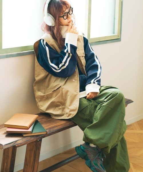 nemne store（ネンネストア）の「【低身長用サイズあり】ぽてとかっぷる かりん・ckarryコラボ／オーバーミリタリーベスト（ベスト・レディース・ベージュ/カーキ・SMALL/MEDIUM）」の18枚目の写真