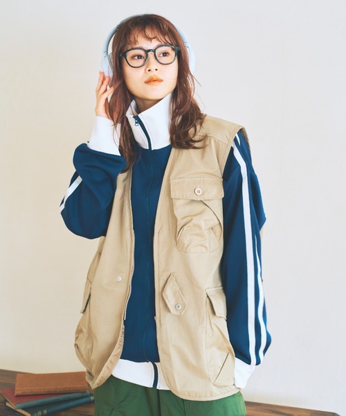 nemne store（ネンネストア）の「【低身長用サイズあり】ぽてとかっぷる かりん・ckarryコラボ／オーバーミリタリーベスト（ベスト・レディース・ベージュ/カーキ・SMALL/MEDIUM）」の5枚目の写真