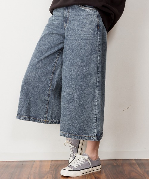 atONE（アットワン）の「atONE ミモレ丈ワイドパンツ（デニムパンツ・レディース・ワンウォッシュ/サックスブルー/ネイビー・M/LL/L/3L/4L）」の15枚目の写真