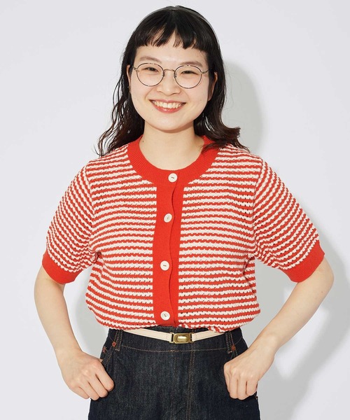 CHILD WOMAN(チャイルドウーマン)の「GAUSSすかしボーダー ショートクルーカーディガン(カーディガン/ボレロ・レディース・レッド/ネイビー・FREE)」の3枚目の写真