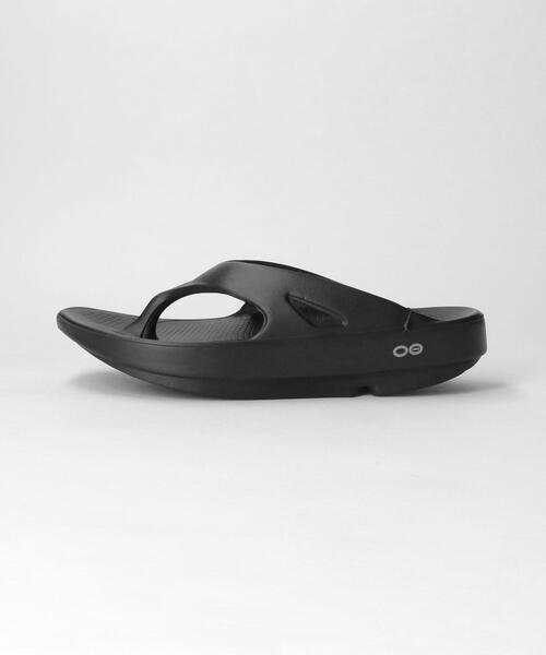 OOFOS（ウーフォス）の「＜OOFOS＞ OOriginal サンダル（サンダル・レディース・ワインレッド/オリーブ/ライトグレー/ブラック/ベージュ・23(M4/W6)/24(M5/W7)/25(M6/W8)/22(M3/W5)）」の2枚目の写真