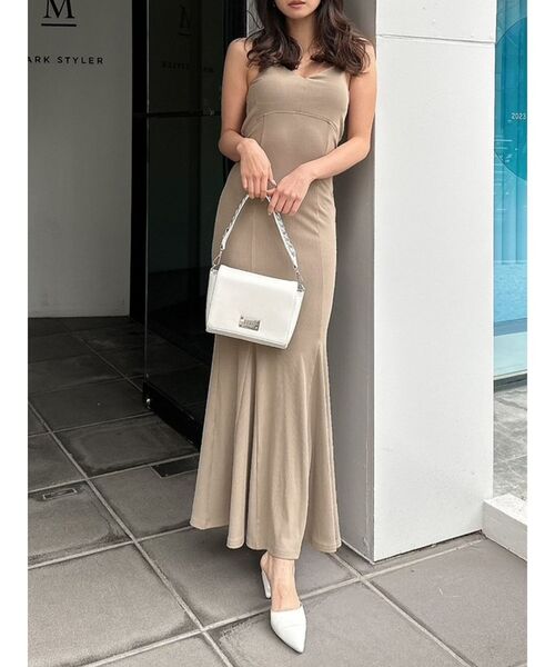 GYDA（ジェイダ）の「マーメイドロングワンピース（ワンピース・レディース・ブラック/ベージュ・FREE）」の2枚目の写真