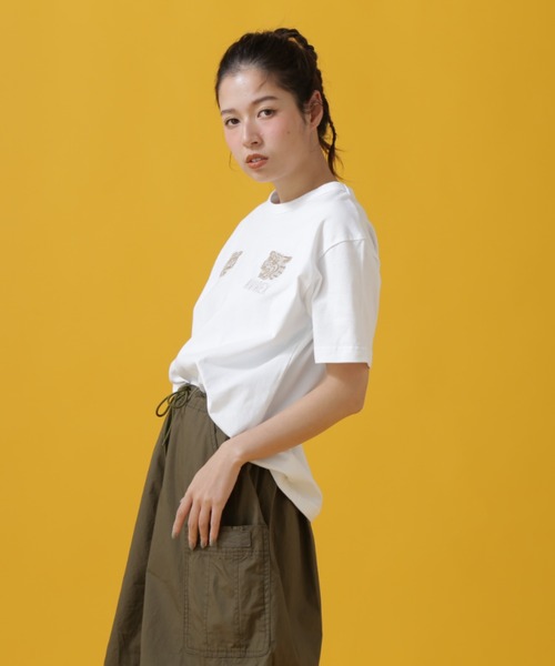 AVIREX（アヴィレックス）の「TWO POINT SKA T-SHIRT/ 2ポイント スカTシャツ（Tシャツ/カットソー・レディース・ピンク/オフホワイト/ブラック・FREE）」の11枚目の写真