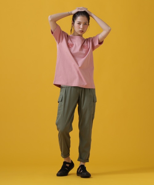 AVIREX（アヴィレックス）の「TWO POINT SKA T-SHIRT/ 2ポイント スカTシャツ（Tシャツ/カットソー・レディース・ピンク/オフホワイト/ブラック・FREE）」の17枚目の写真