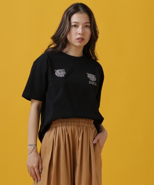 AVIREX（アヴィレックス）の「TWO POINT SKA T-SHIRT/ 2ポイント スカTシャツ（Tシャツ/カットソー・レディース・ピンク/オフホワイト/ブラック・FREE）」の18枚目の写真