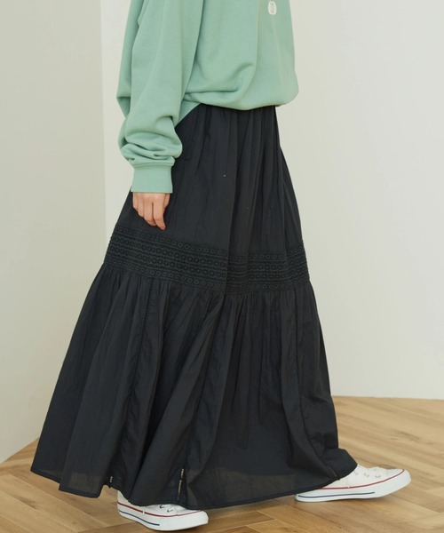 AMERICAN HOLIC(アメリカンホリック)の「ふんわりティアードレーススカート(スカート・レディース・グリーン/オフホワイト/ネイビー・M/L)」の3枚目の写真