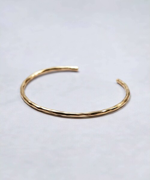 tk.TAKEO KIKUCHI（ティーケータケオキクチ）の「◆アソートバングル（ブレスレット・メンズ・シルバー/ゴールド/シルバー系/シルバー系1/ゴールド系/ゴールド系1・00）」の5枚目の写真