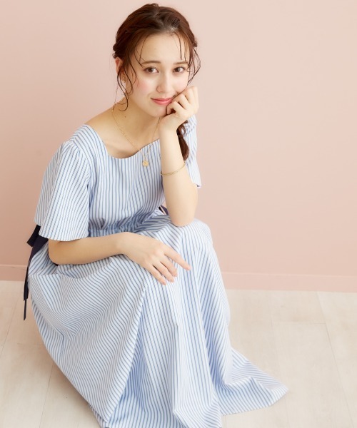 marun(マルン)の「<大きいサイズ> サイドリボンストライプワンピース marun(ワンピース・レディース・ホワイト系/ネイビー系・LL/4L/3L/5L/L)」の14枚目の写真