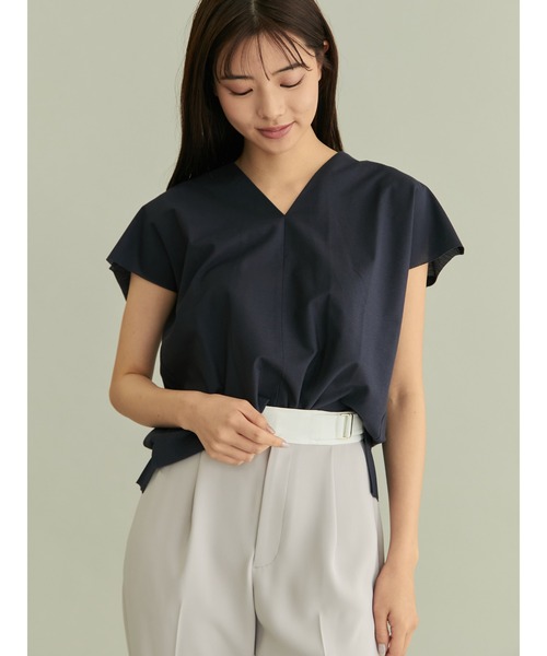 TONAL（トーナル）の「Vネックバックタックカットソー（Tシャツ/カットソー・レディース・ベージュ/グレー/ネイビー・38）」の3枚目の写真