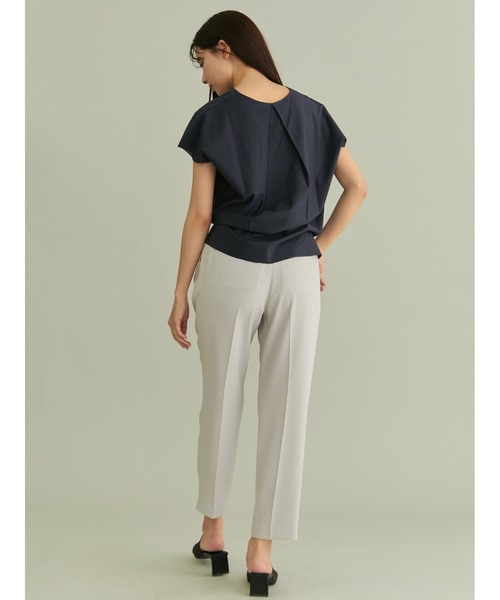 TONAL（トーナル）の「Vネックバックタックカットソー（Tシャツ/カットソー・レディース・ベージュ/グレー/ネイビー・38）」の17枚目の写真