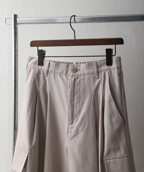 NILWAY(ニルウェイ)の「コットンツイルワイドストレートカーゴパンツ(チノパンツ・メンズ・ブラック/アッシュ・SMALL/MEDIUM/LARGE)」の3枚目の写真