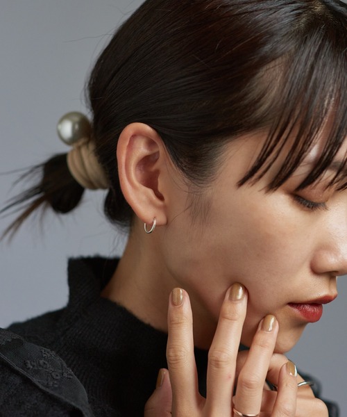 SETUP7(セットアップセブン)の「【SETUP7】1.2mm シルバーフープピアス 片耳用 SSS-3(ピアス(片耳用)・レディース・シルバー・FREE)」の4枚目の写真