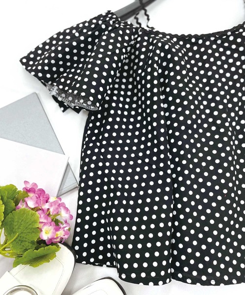 SPIGA(スピーガ)の「ドット柄なみなみテープオフショルダー(シャツ/ブラウス・レディース・ホワイト/ブラック/レッド・FREE)」の5枚目の写真