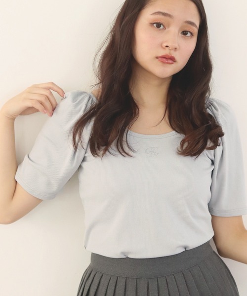 muguet(ミュゲ)の「刺繍ロゴカットソー(Tシャツ/カットソー・レディース・ブルー/ベージュ/ピンク・FREE)」の3枚目の写真
