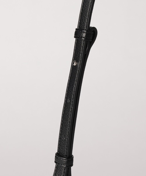 Elura（エルーラ）の「リュクスエアリーフラップショルダー（ハンドバッグ・レディース・ブラック/クリーム/ブラウン・ONE SIZE）」の5枚目の写真