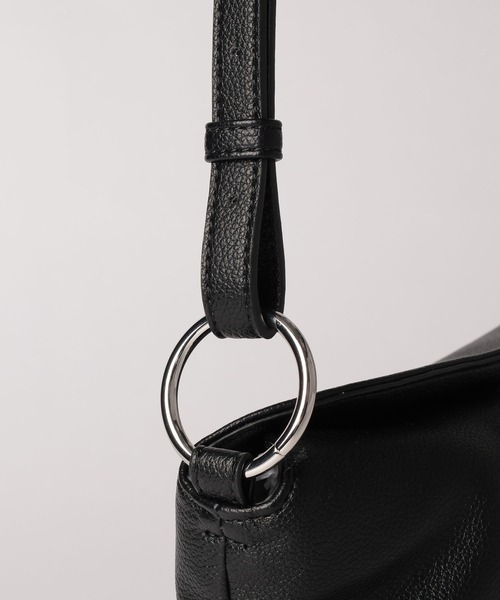 Elura（エルーラ）の「リュクスエアリーフラップショルダー（ハンドバッグ・レディース・ブラック/クリーム/ブラウン・ONE SIZE）」の9枚目の写真