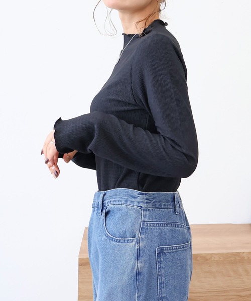 Social GIRL(ソーシャルガール)の「プチハイネックメロウリブトップス(Tシャツ/カットソー・レディース・アイボリー/ブラック/グレイッシュベージュ/ブルー・M)」の13枚目の写真