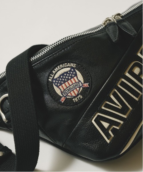 AVIREX 直営店限定VARSITYバーシティ デザイン ブルトボディバッグ 直営店限定》VARSITY DESIGN BULTO BODY BAG / バーシティ