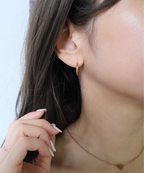ENOA(エノア)の「フープピアス(ピアス(両耳用)・レディース・シルバー/ゴールド/ピンクゴールド・12/14/8)」の21枚目の写真