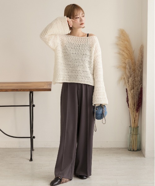 ad thie（アドティエ）の「ボートネック 透かし編み ニットトップス（ニット/セーター・レディース・オフホワイト/ブラウン/ブラック/ベージュ・FREE）」の5枚目の写真