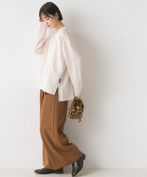 OMNES(オムネス)の「+3℃蓄熱ストレッチ長袖スリットTシャツ(Tシャツ/カットソー・レディース・パープル/ブラウン/グリーン/アイボリー/ブラック・MEDIUM/LARGE)」の10枚目の写真