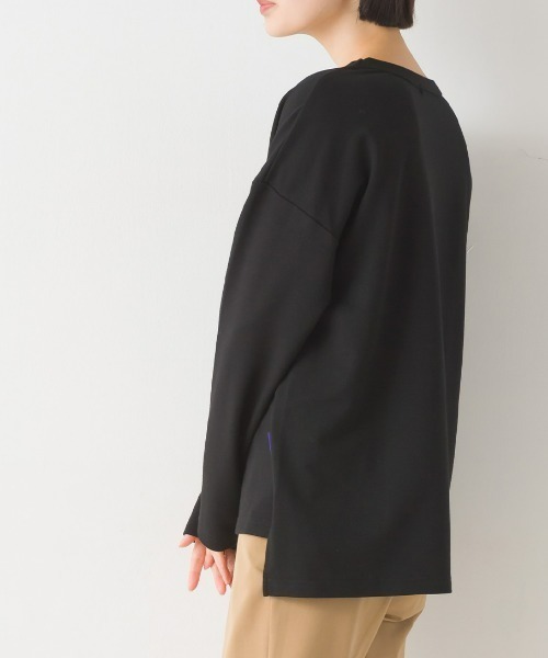OMNES(オムネス)の「+3℃蓄熱ストレッチ長袖スリットTシャツ(Tシャツ/カットソー・レディース・パープル/ブラウン/グリーン/アイボリー/ブラック・MEDIUM/LARGE)」の12枚目の写真