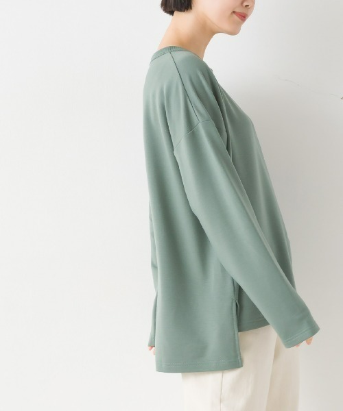 OMNES(オムネス)の「+3℃蓄熱ストレッチ長袖スリットTシャツ(Tシャツ/カットソー・レディース・パープル/ブラウン/グリーン/アイボリー/ブラック・MEDIUM/LARGE)」の22枚目の写真