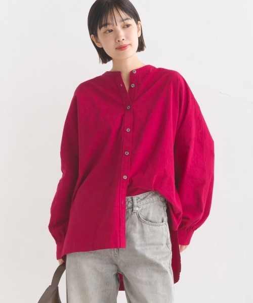 OMNES(オムネス)の「製品洗いスラブコットン後ろケープ長袖シャツ(シャツ/ブラウス・レディース・ワイン/ホワイト/ライトカーキ/チャコールグレー・FREE)」の4枚目の写真