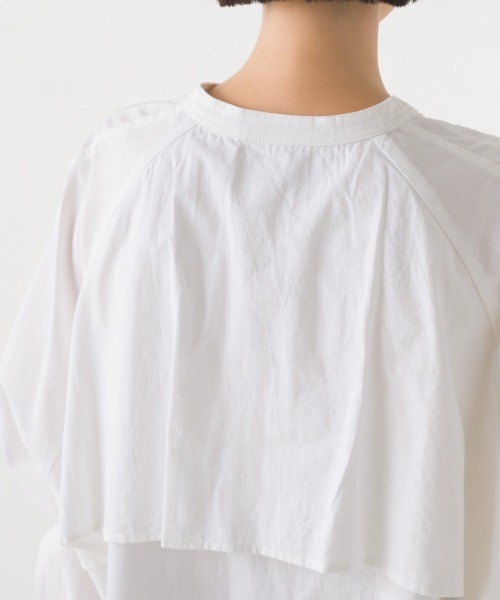 OMNES(オムネス)の「製品洗いスラブコットン後ろケープ長袖シャツ(シャツ/ブラウス・レディース・ワイン/ホワイト/ライトカーキ/チャコールグレー・FREE)」の6枚目の写真
