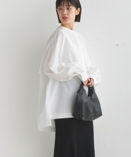 OMNES(オムネス)の「製品洗いスラブコットン後ろケープ長袖シャツ(シャツ/ブラウス・レディース・ワイン/ホワイト/ライトカーキ/チャコールグレー・FREE)」の12枚目の写真