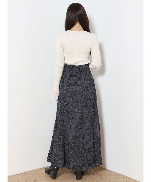 MERCURYDUO（マーキュリーデュオ）の「モール刺繍セミフレアスカート