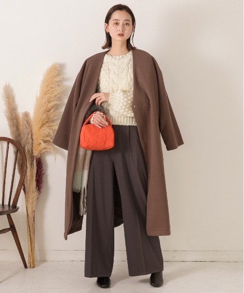 ad thie(アドティエ)の「ショート・ボリューム袖 ケーブル編みニット(ニット/セーター・レディース・ブラック/アイボリー/ブラウン/ブルー・FREE)」の19枚目の写真