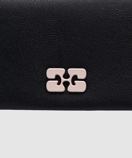 GANNI（ガニー）の「Ganni Bou Wallet On Strap（財布・レディース・ブラック・ONE SIZE）」の4枚目の写真