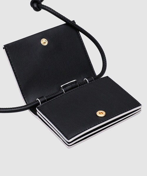 GANNI（ガニー）の「Ganni Bou Wallet On Strap（財布・レディース・ブラック・ONE SIZE）」の7枚目の写真