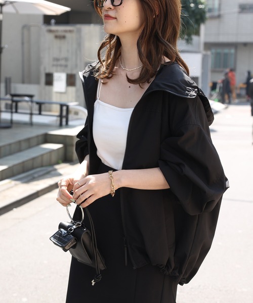 one after another NICE CLAUP（ワンアフターアナザーナイスクラップ）の「【WEB限定】ユーティリティーマウンテンパーカー（マウンテンパーカー・レディース・ベージュ/ブラック/アイボリー・FREE）」の2枚目の写真