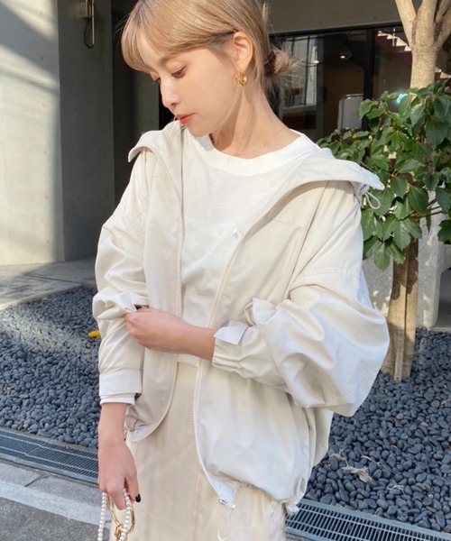 one after another NICE CLAUP（ワンアフターアナザーナイスクラップ）の「【WEB限定】ユーティリティーマウンテンパーカー（マウンテンパーカー・レディース・ベージュ/ブラック/アイボリー・FREE）」の4枚目の写真