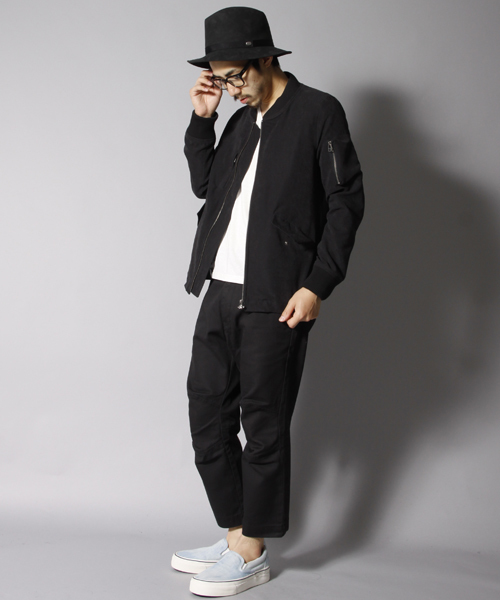 AMERICAN RAG CIE（アメリカンラグシー）の「AMERICAN RAG CIE ミリタリーL-2型ナイロンブルゾン / 113-AMG-M152-BL601（ミリタリージャケット・メンズ・ブラック/バーガンディー・1/3/2）」の4枚目の写真