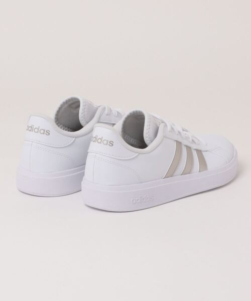 adidas（アディダス）の「【adidas】 GRANDCOURTBASE 2.0 W（スニーカー・レディース・ホワイト×シルバー・23.0cm/25.0cm/24.5cm/24.0cm/23.5cm）」の2枚目の写真