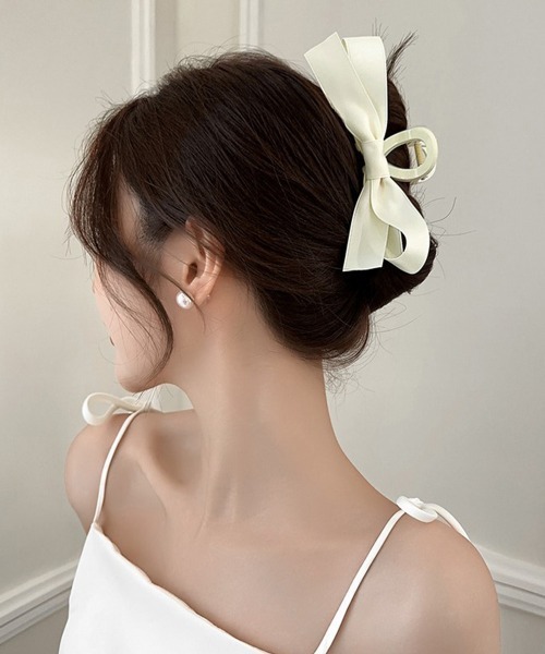 Miniministore(ミニミニストア)の「ヘアクリップ バンスクリップ リボン(バレッタ/ヘアクリップ・レディース・ブラック系2/ブラック系3/ブラック系1/オフホワイト・FREE)」の2枚目の写真