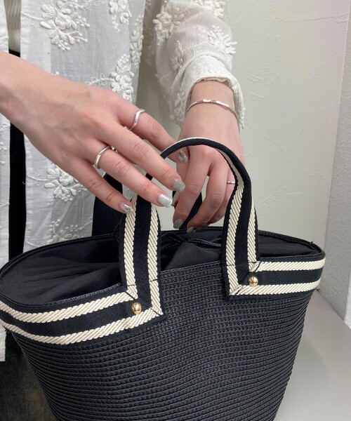 fredy emue（フレディエミュ）の「テープハンドルPPブレードバッグ（トートバッグ・レディース・ベージュ/ブラック・FREE）」の8枚目の写真