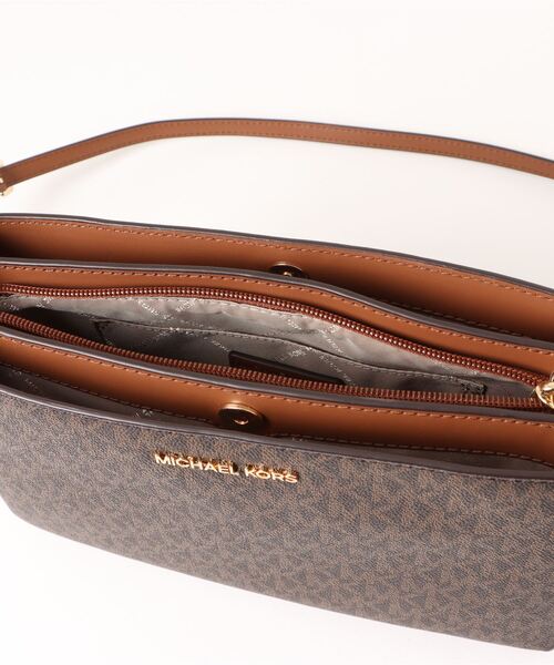 MICHAEL KORS マイケル TRISHA バッグ【送料0/国内即発】 Michael Kors Trisha Triple Compartment Signature Logo
