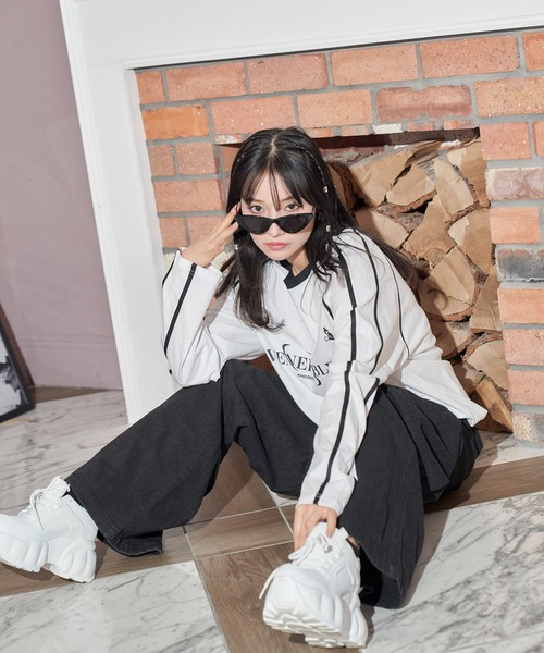 ANDGEEBEE（アンジービー）の「UNISEX ユニフォームロゴロンT（Tシャツ/カットソー・レディース・チャコールグレー/ホワイト・FREE）」の17枚目の写真