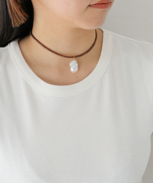 JOURNAL STANDARD(ジャーナルスタンダード)の「【SANDRALEXANDRA】Baroque Pearl Charm on Br BAROQUE PEARL&LEATHE(チョーカー・レディース・ブラウン・FREE)」の8枚目の写真