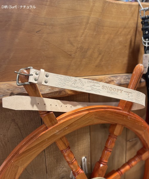 SNOOPY×OLD BETTY'S（スヌーピーカケルオールドベティーズ）の「【日本製】スヌーピー 【SNOOPY】 Embossed Leather Belt(D-Surf柄)（ベルト・レディース・ブラック/ナチュラル/ブラウン/キャメル・FREE）」の10枚目の写真