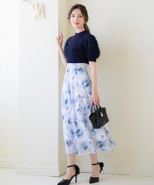 美品✴︎ Swingleスウィングル　オリジナル水彩ぼかしフラワーフレアスカート セール】オリジナル水彩ぼかしフラワーフレアスカート（スカート