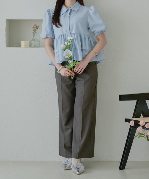 Ambre Neige(アンブルネージュ)の「フリルティアードショートブラウス/【WEB/EC限定商品】(シャツ/ブラウス・レディース・チャコールグレー/オフホワイト/ライトブルー・FREE)」の5枚目の写真