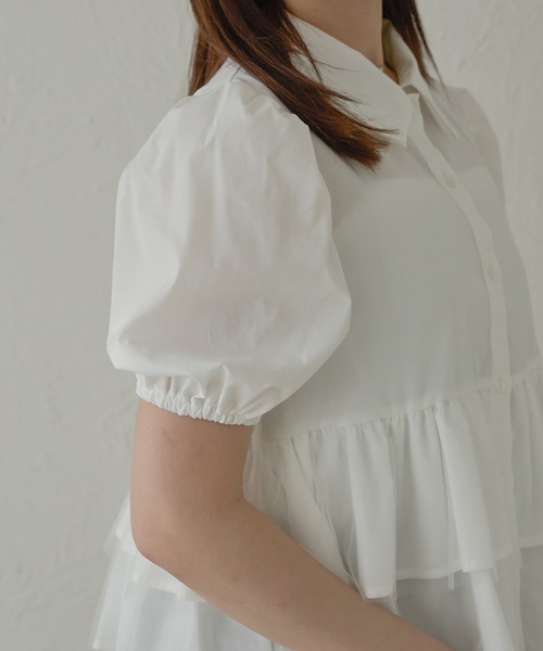 Ambre Neige(アンブルネージュ)の「フリルティアードショートブラウス/【WEB/EC限定商品】(シャツ/ブラウス・レディース・チャコールグレー/オフホワイト/ライトブルー・FREE)」の19枚目の写真